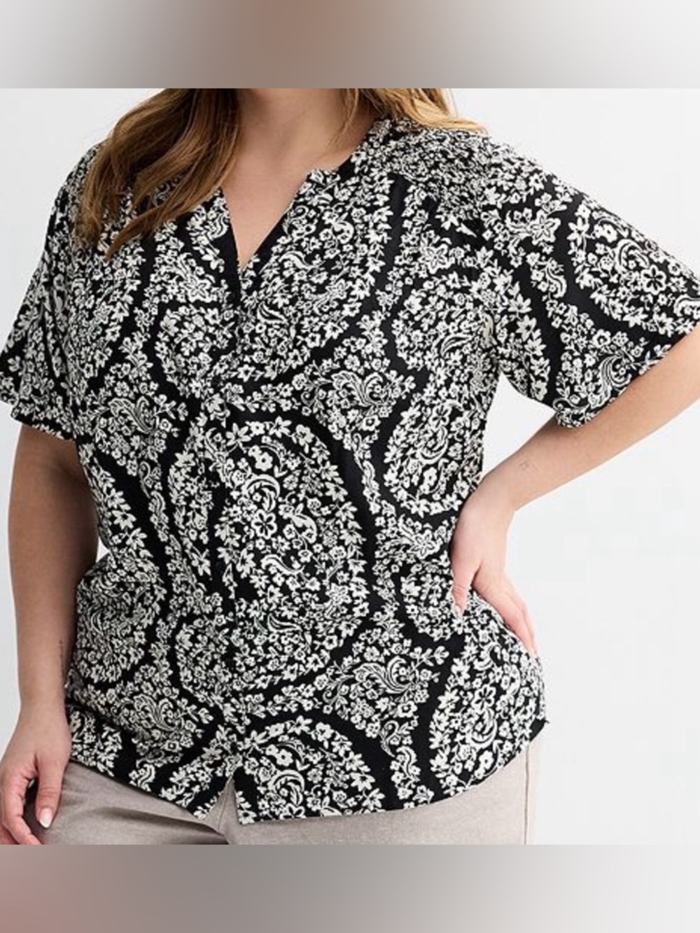 croft & barrow Black and White Floral Button-Front Top